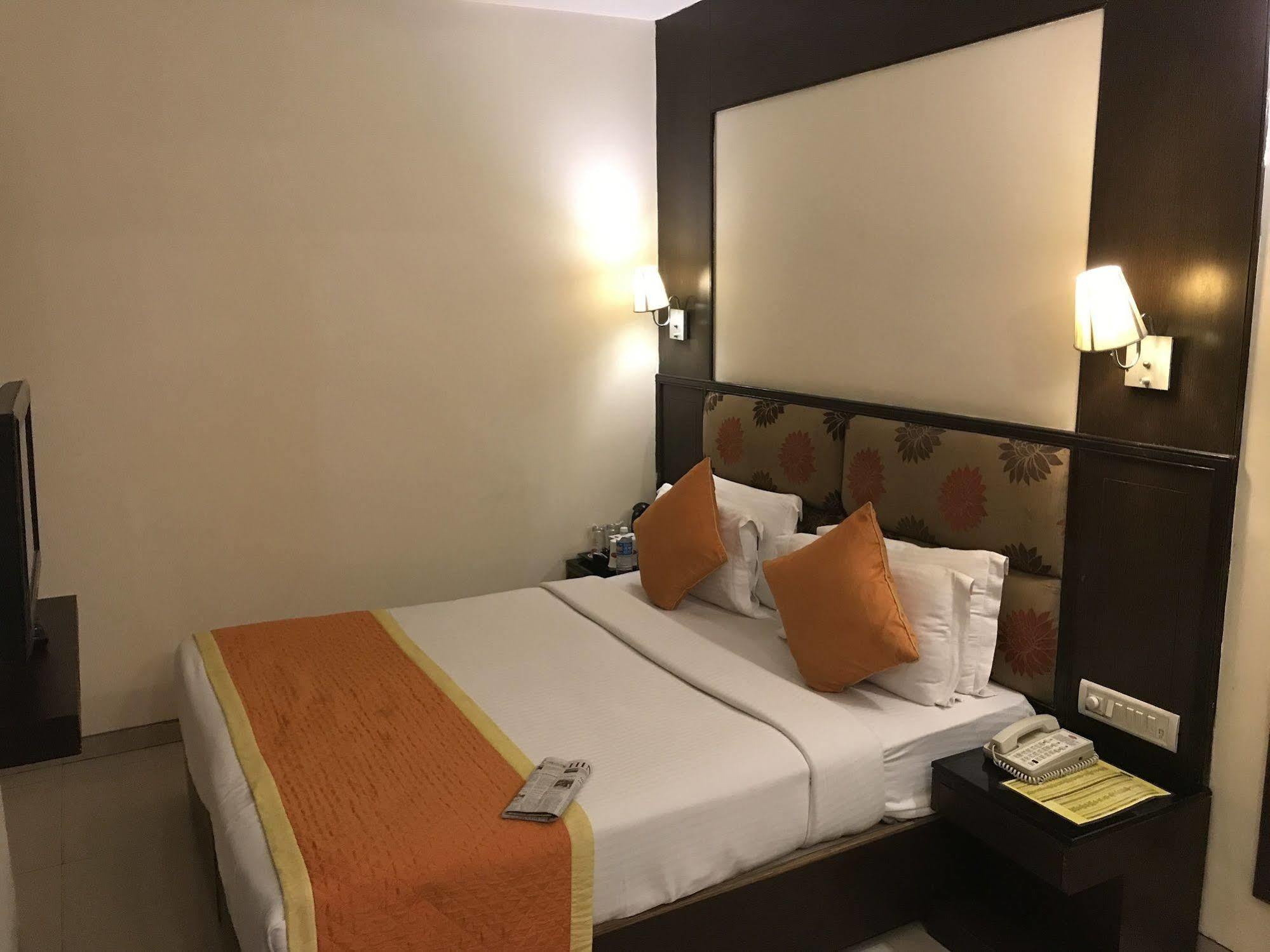Hotel Southern Delhi  Dış mekan fotoğraf